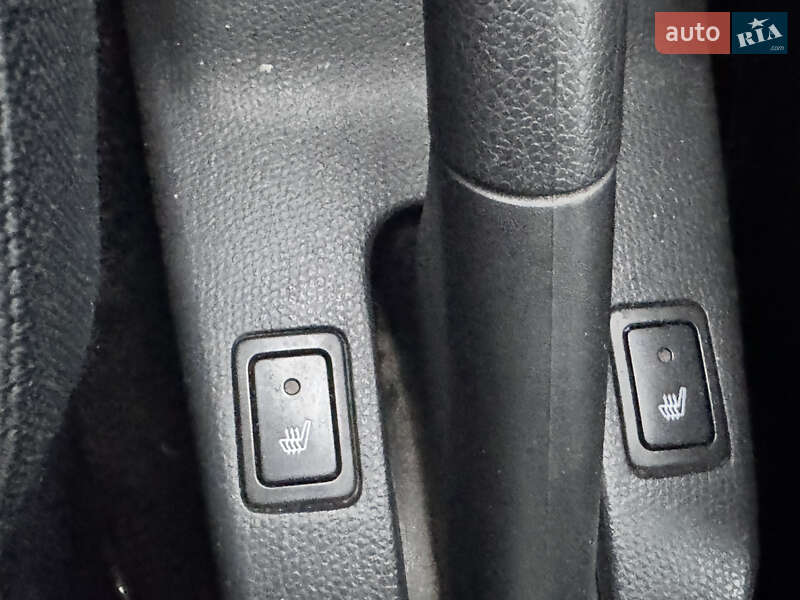 Хэтчбек Suzuki Swift 2006 в Черкассах фото 3 Хэтчбек Suzuki Swift 2006 в Черкассах