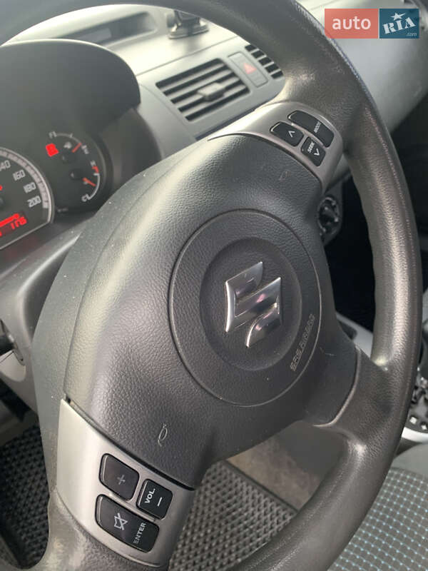 Хэтчбек Suzuki Swift 2005 в Дрогобыче фото 28 Хэтчбек Suzuki Swift 2005 в Дрогобыче