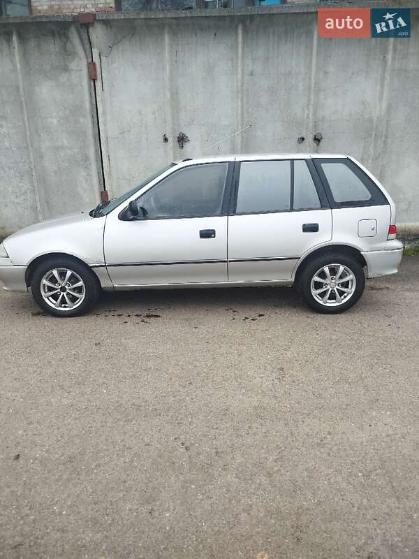 Хэтчбек Suzuki Swift 2003 в Сарнах фото 13 Хэтчбек Suzuki Swift 2003 в Сарнах