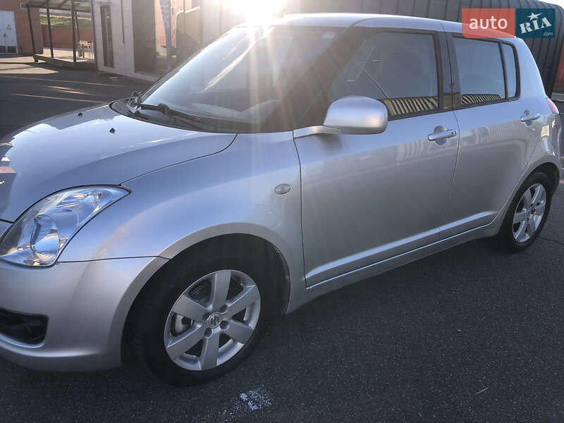 Хэтчбек Suzuki Swift 2010 в Мироновке