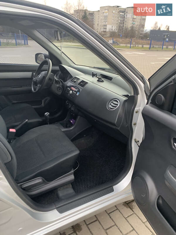 Хэтчбек Suzuki Swift 2005 в Дрогобыче