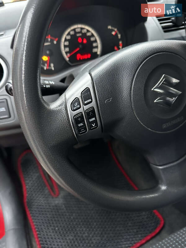 Хэтчбек Suzuki Swift 2005 в Киеве