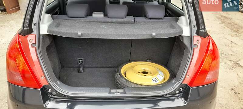 Хэтчбек Suzuki Swift 2006 в Одессе