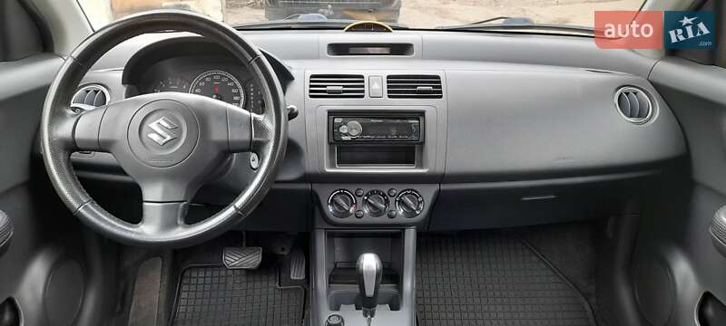 Хэтчбек Suzuki Swift 2006 в Одессе