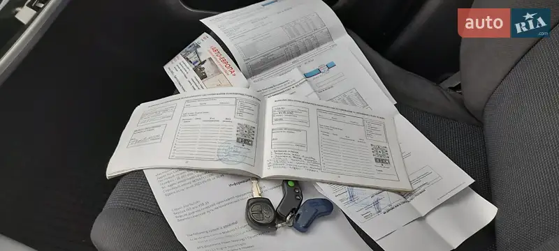 Хэтчбек Suzuki Swift 2006 в Одессе документ