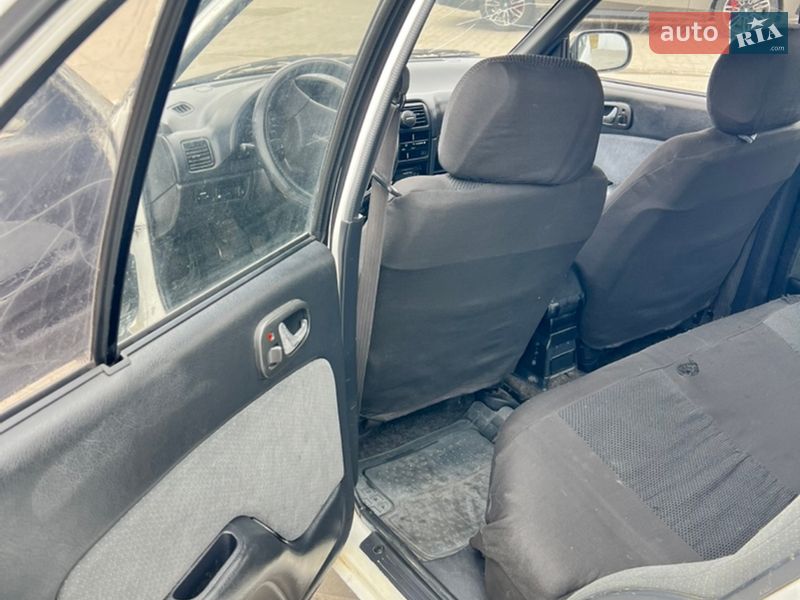 Седан Suzuki Swift 1996 в Кременчуге