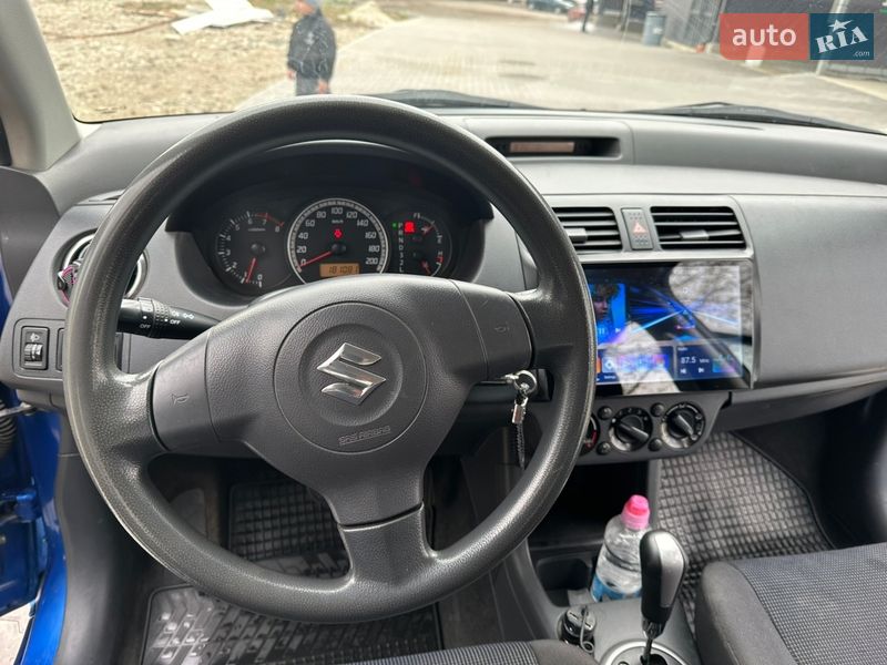 Хэтчбек Suzuki Swift 2006 в Львове