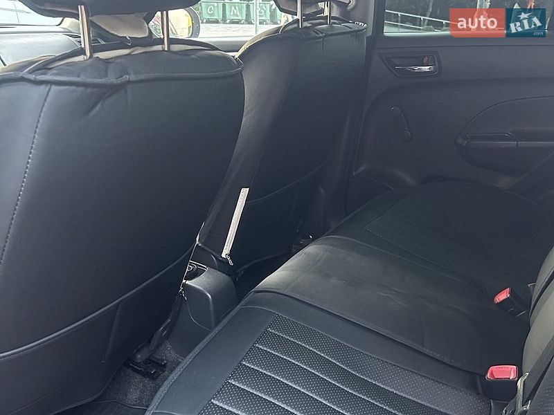 Хэтчбек Suzuki Swift 2012 в Днепре