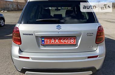 Позашляховик / Кросовер Suzuki SX4 2013 в 