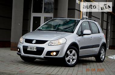 Позашляховик / Кросовер Suzuki SX4 2012 в 