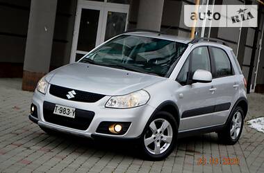 Позашляховик / Кросовер Suzuki SX4 2012 в 