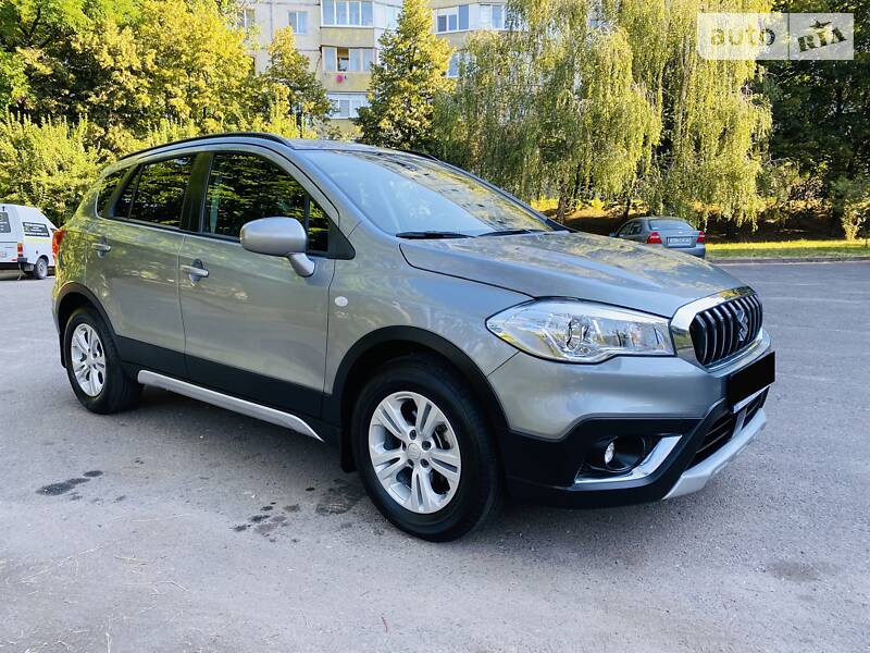 Внедорожник / Кроссовер Suzuki SX4 2017 в Киеве