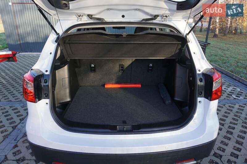 Внедорожник / Кроссовер Suzuki SX4 2014 в Луцке