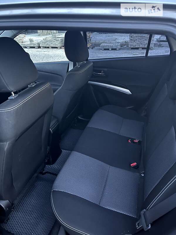 Позашляховик / Кросовер Suzuki SX4 2014 в Харкові