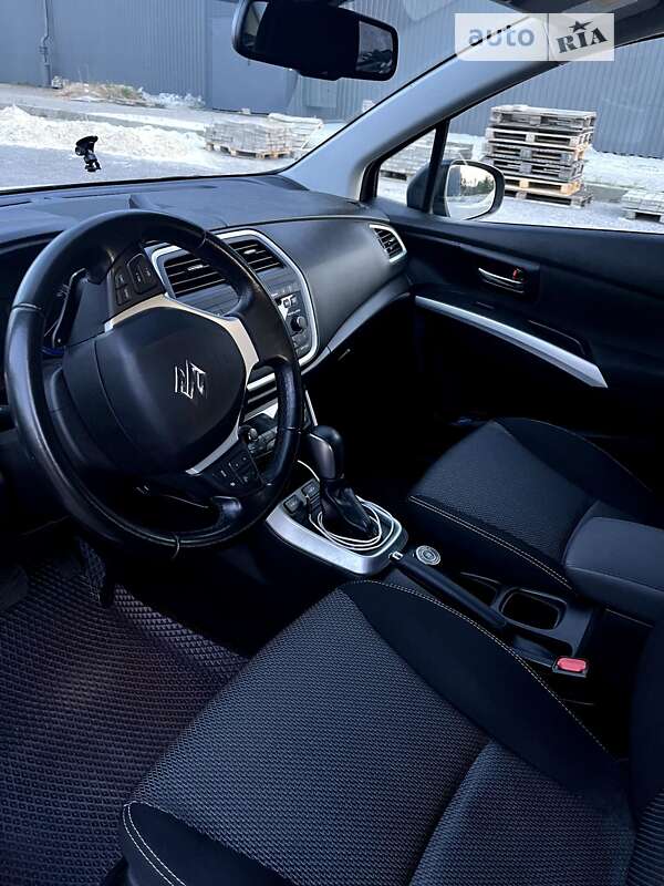 Позашляховик / Кросовер Suzuki SX4 2014 в Харкові