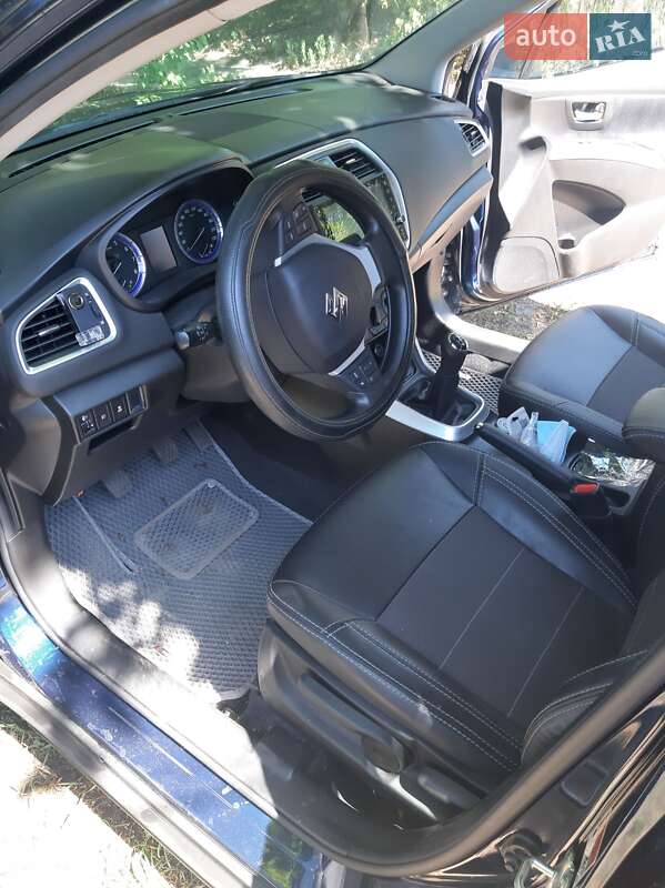 Позашляховик / Кросовер Suzuki SX4 2020 в Харкові