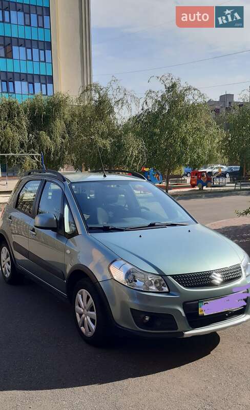 Позашляховик / Кросовер Suzuki SX4 2013 в 