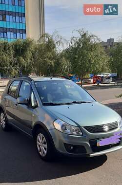 Позашляховик / Кросовер Suzuki SX4 2013 в 