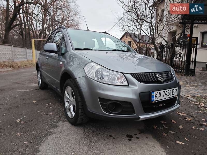 Позашляховик / Кросовер Suzuki SX4 2011 в Києві