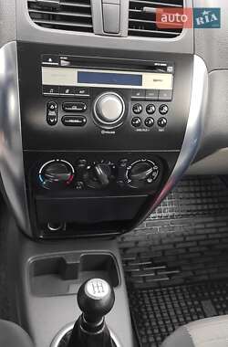 Седан Suzuki SX4 2010 в 