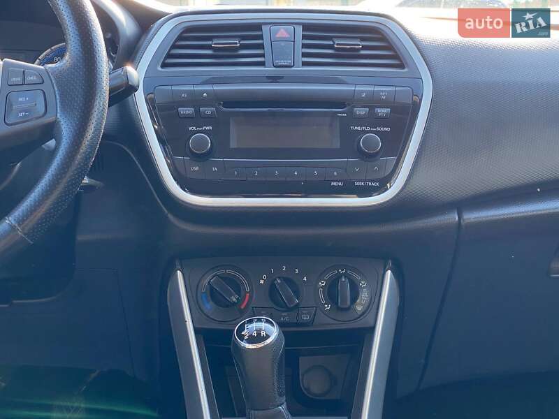 Внедорожник / Кроссовер Suzuki SX4 2016 в Львове