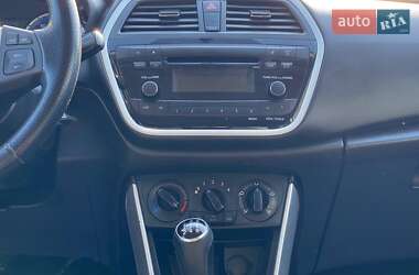 Внедорожник / Кроссовер Suzuki SX4 2016 в 