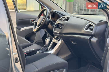 Внедорожник / Кроссовер Suzuki SX4 2016 в 