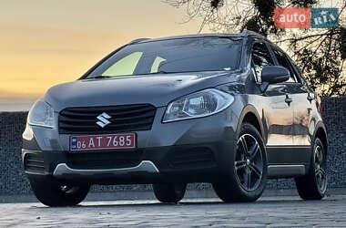 Внедорожник / Кроссовер Suzuki SX4 2016 в 