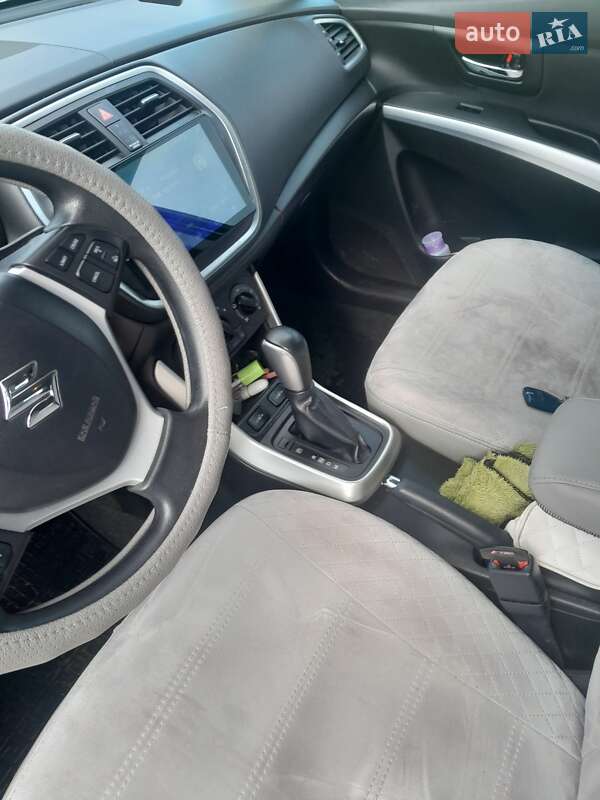 Позашляховик / Кросовер Suzuki SX4 2017 в Миколаєві