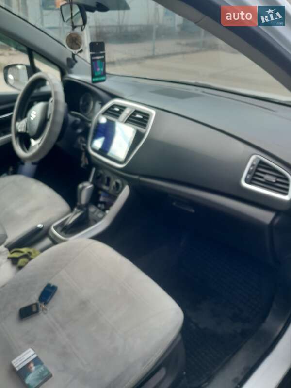 Позашляховик / Кросовер Suzuki SX4 2017 в Миколаєві