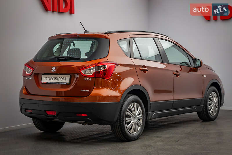 Внедорожник / Кроссовер Suzuki SX4 2017 в Киеве