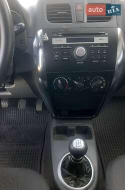 Внедорожник / Кроссовер Suzuki SX4 2011 в 