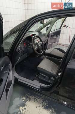 Внедорожник / Кроссовер Suzuki SX4 2009 в 