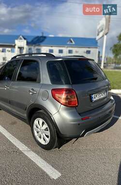 Позашляховик / Кросовер Suzuki SX4 2014 в Житомирі