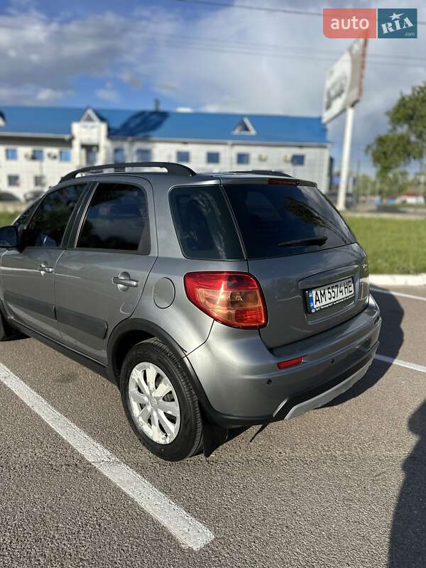 Внедорожник / Кроссовер Suzuki SX4 2014 в Житомире