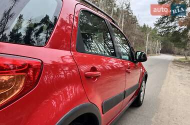 Позашляховик / Кросовер Suzuki SX4 2014 в 