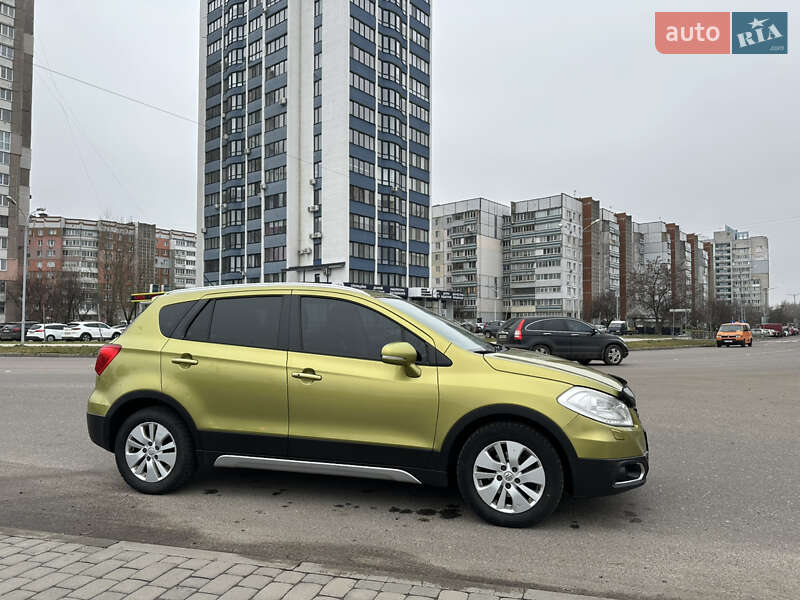 Внедорожник / Кроссовер Suzuki SX4 2014 в Черкассах
