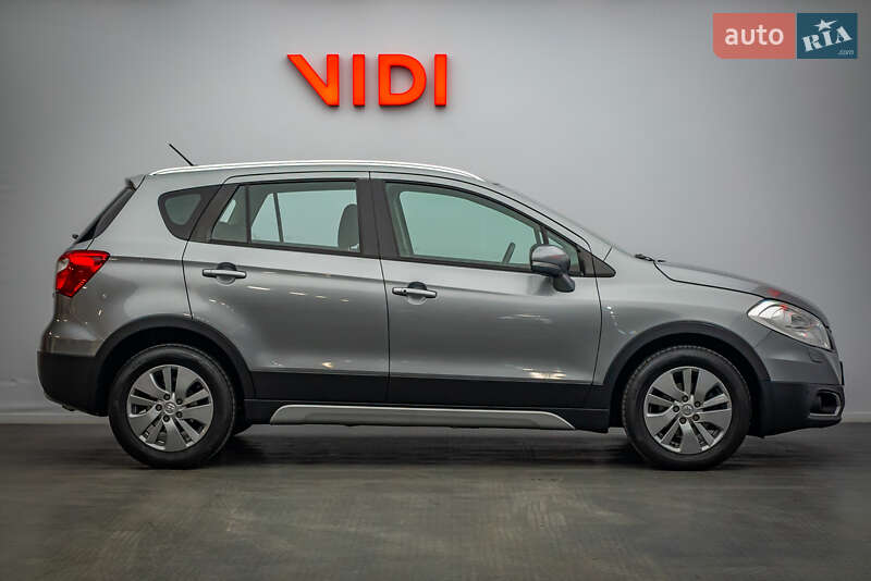 Внедорожник / Кроссовер Suzuki SX4 2013 в Киеве