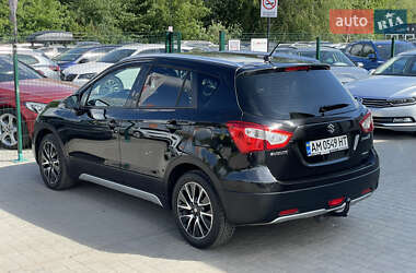 Внедорожник / Кроссовер Suzuki SX4 2015 в 