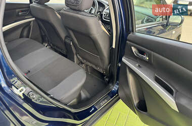 Внедорожник / Кроссовер Suzuki SX4 2017 в 