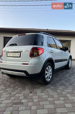 Внедорожник / Кроссовер Suzuki SX4 2011 в 