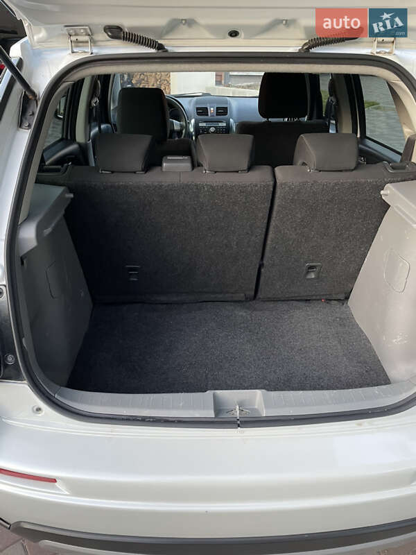 Позашляховик / Кросовер Suzuki SX4 2011 в Харкові