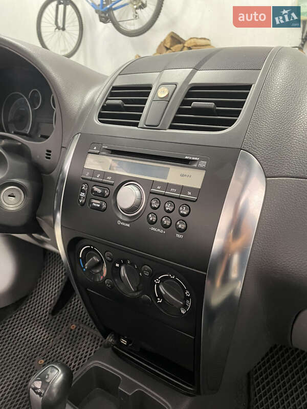 Позашляховик / Кросовер Suzuki SX4 2011 в Харкові