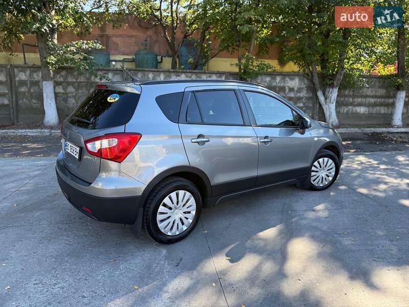 Позашляховик / Кросовер Suzuki SX4 2015 в Рівному