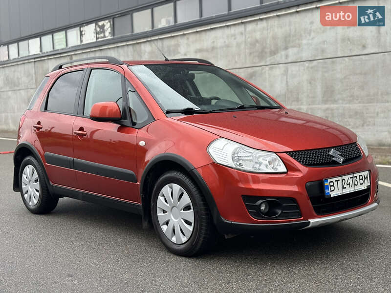 Внедорожник / Кроссовер Suzuki SX4 2012 в 