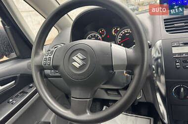 Внедорожник / Кроссовер Suzuki SX4 2012 в 