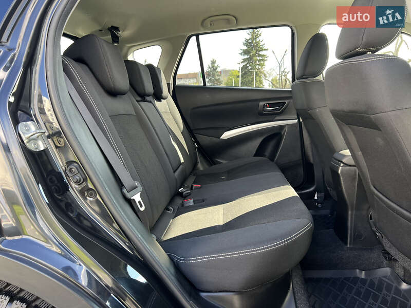 Внедорожник / Кроссовер Suzuki SX4 2017 в Ужгороде фото 38 Внедорожник / Кроссовер Suzuki SX4 2017 в Ужгороде