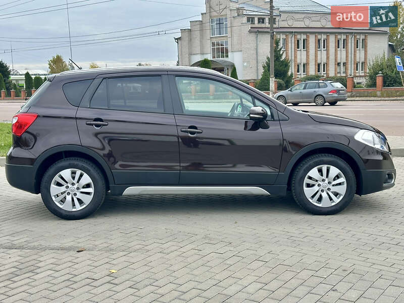 Позашляховик / Кросовер Suzuki SX4 2014 в Житомирі