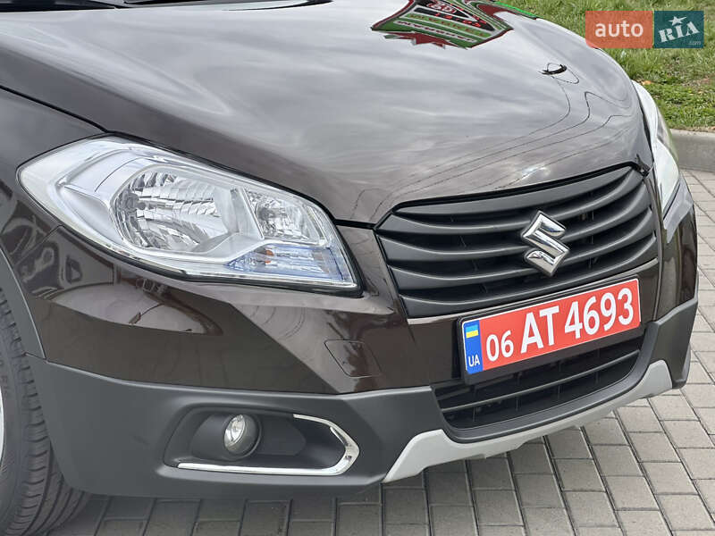 Позашляховик / Кросовер Suzuki SX4 2014 в Житомирі