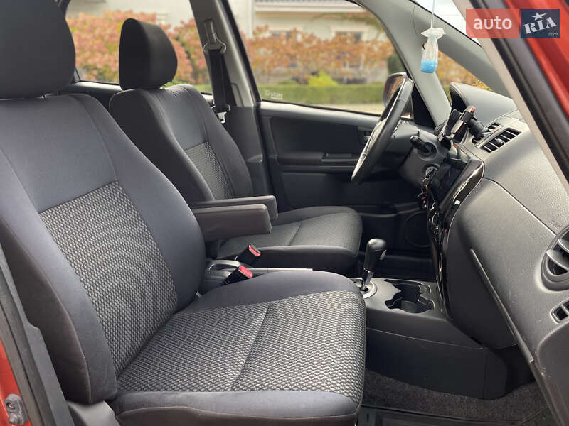 Позашляховик / Кросовер Suzuki SX4 2012 в Бучі